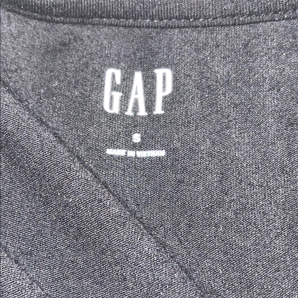 GAP Black Sleeveless Tank Top - Picture 3 of 3